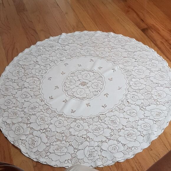 LaceTable Top Cover Cream &Rose Lace Dollie for side table - Picture 4 of 8